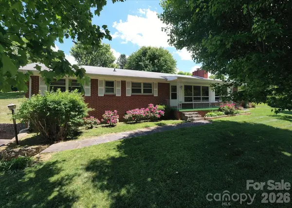 295 Bramlett Drive, Waynesville, NC 28785