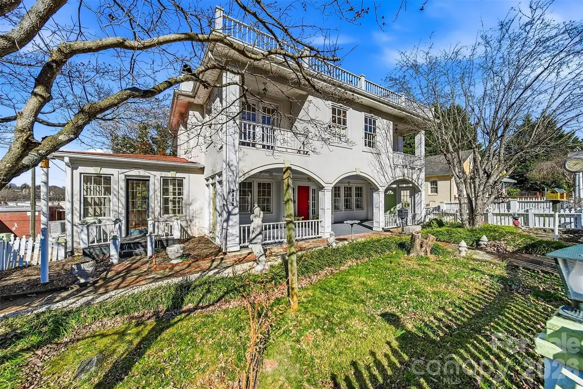 1010 College Avenue Sw, Lenoir, NC 28645 - #1