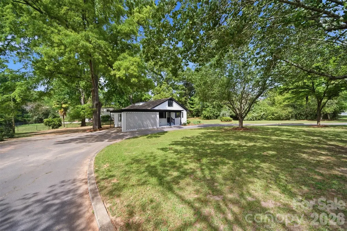 907 Amelia Street, Newberry, SC 29108 - #1