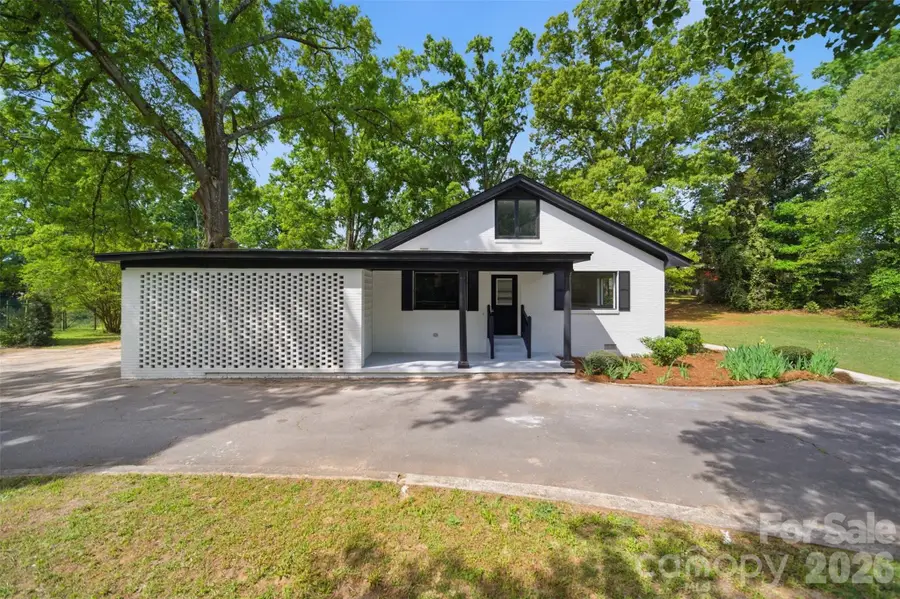 907 Amelia Street, Newberry, SC 29108 - #3