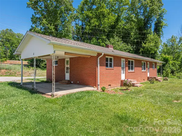 193 Old Howell Mill Road, Waynesville, NC 28786