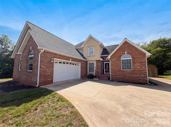 106 Woodfield Lane, Cherryville, NC 28021