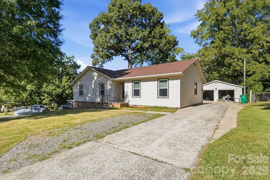 6301 Dwightware Boulevard, Charlotte, NC 28227 - #2