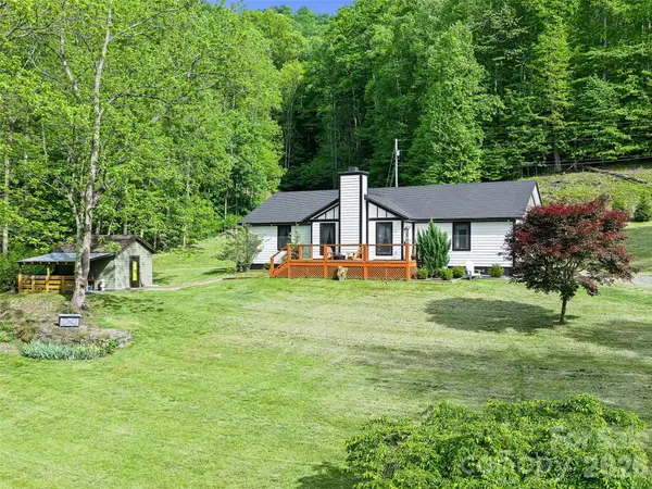 101 Waterwheel Drive, Green Mountain, NC 28740