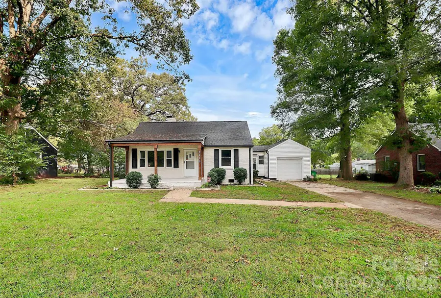 5726 Oak Drive, Charlotte, NC 28216 - #3