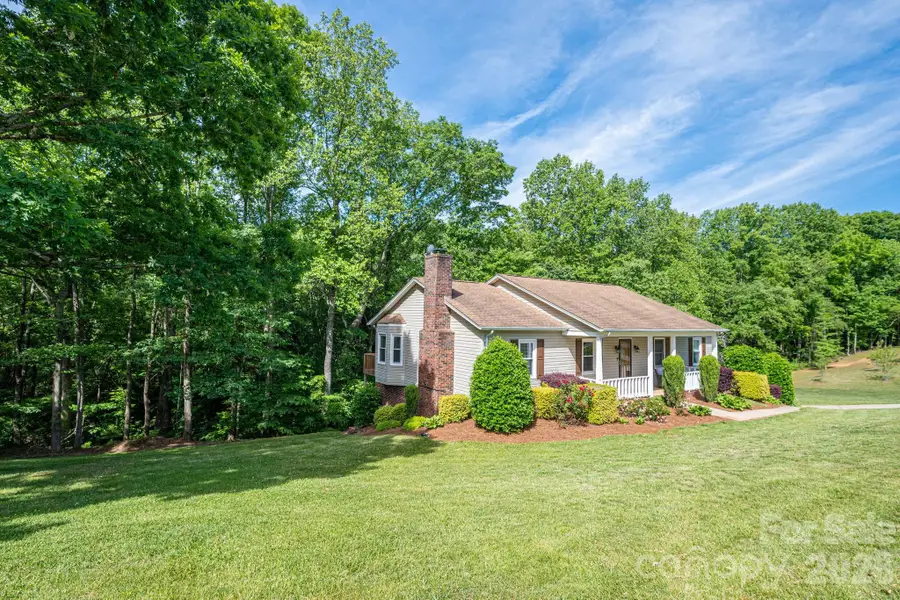 6097 Tuckborough Road, Hickory, NC 28602 - #2