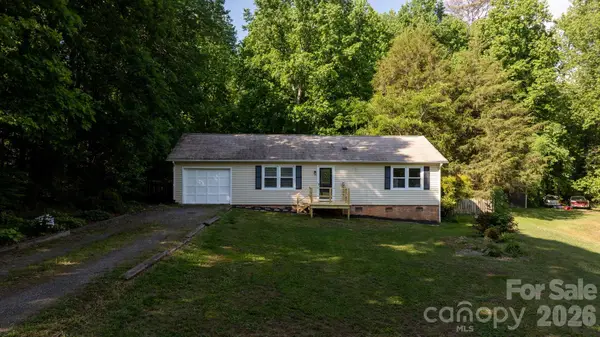 2120 40th Avenue Court Ne, Hickory, NC 28601