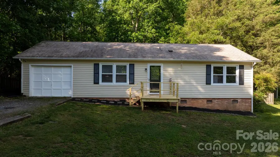 2120 40th Avenue Court Ne, Hickory, NC 28601 - #2