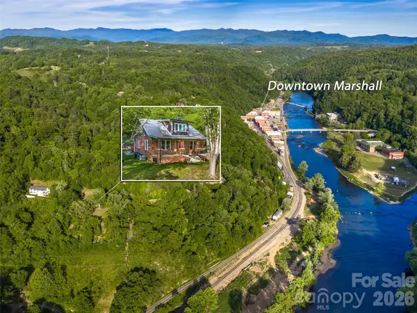 296 Roberts Hill Road, Marshall, NC 28753