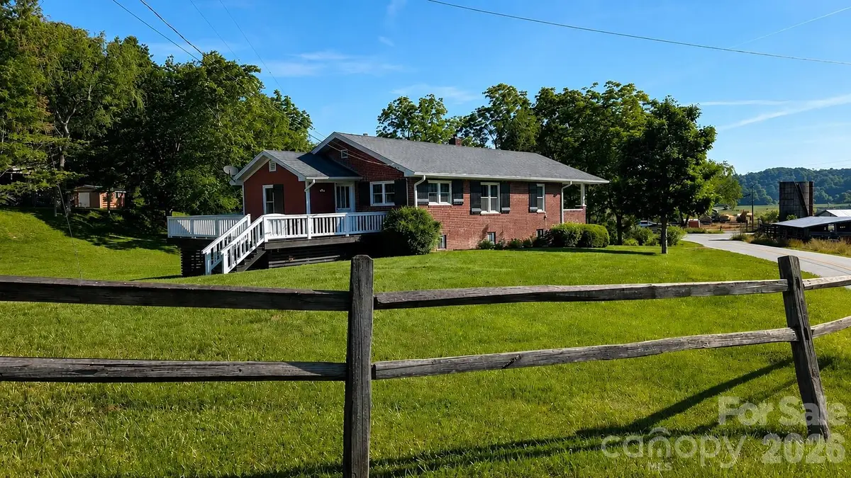 522 Calvert Road, Brevard, NC 28712 - #1