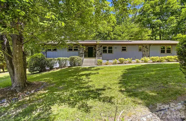 106 Muirfield Court, Hendersonville, NC 28791