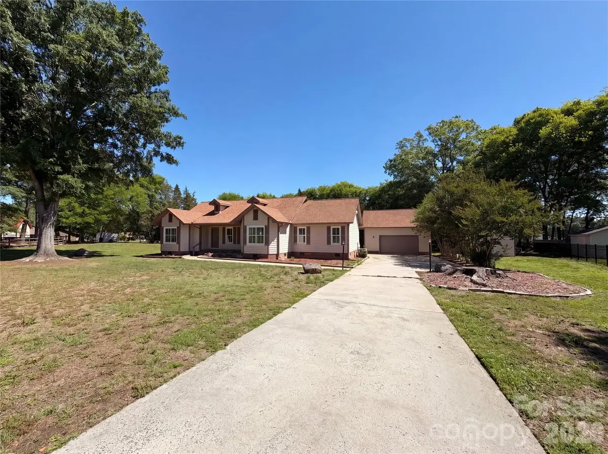 8400 Chestnut Oak Court, Harrisburg, NC 28075 - #1