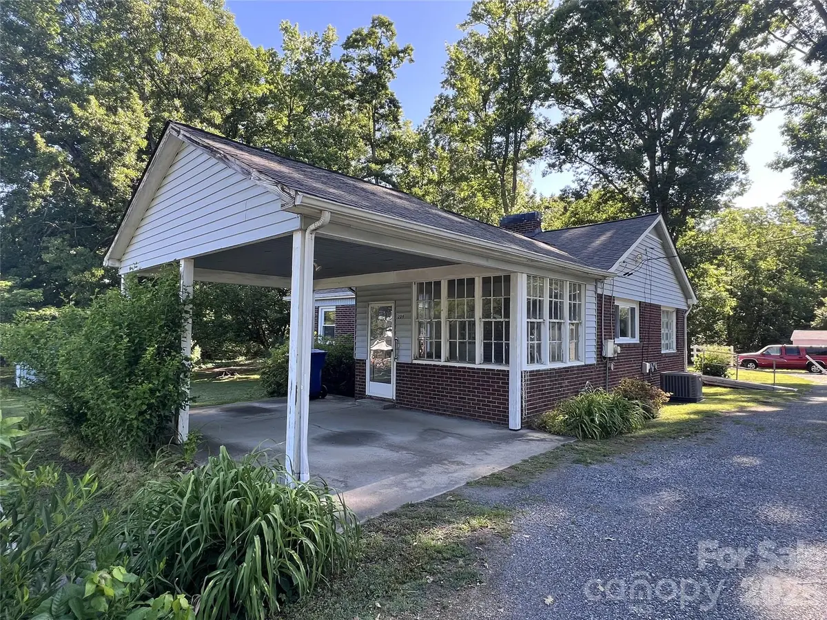 209 S Roxford Road, Kings Mountain, NC 28086 - #1