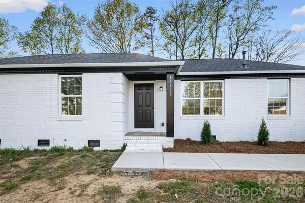 10107 Clairemore Place, Charlotte, NC 28216