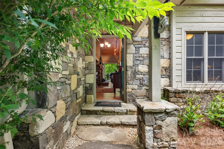 560 Toxaway Court, Lake Toxaway, NC 28747 - #2