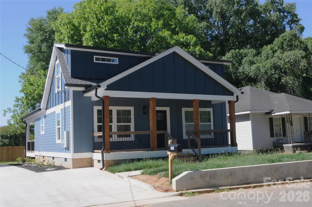 105 W 6th Avenue, Gastonia, NC 28052 - #1