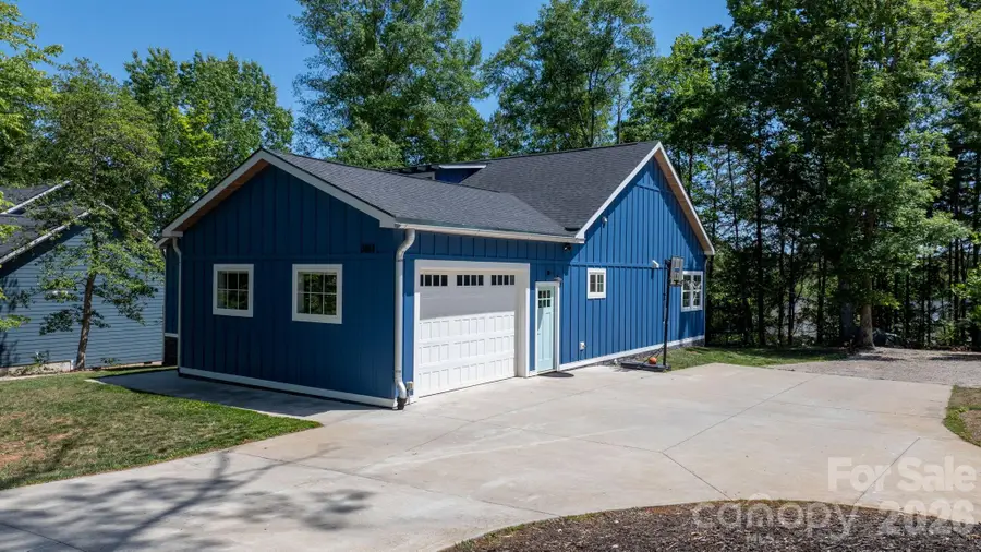 3813 54th Avenue Ne, Hickory, NC 28601 - #2