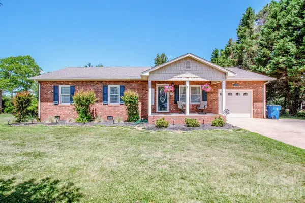 2426 Ashford Drive, Newton, NC 28658