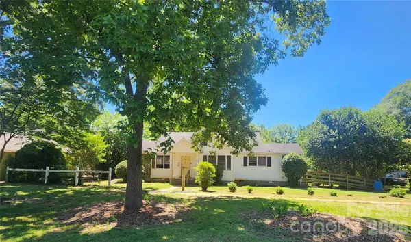 5510 Allen Road E, Charlotte, NC 28269