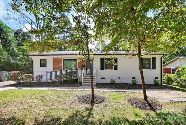 2038 Sandhurst Drive, Charlotte, NC 28205