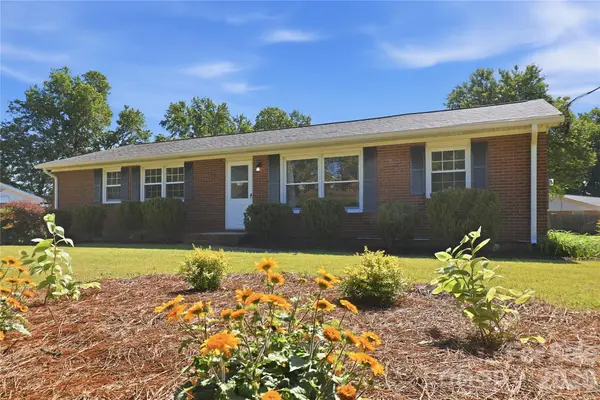1102 N 12th Street, Bessemer City, NC 28016