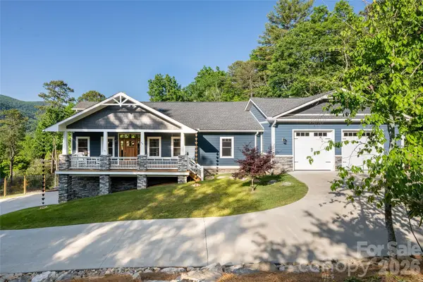 46 Nuthatch Court, Fairview, NC 28730