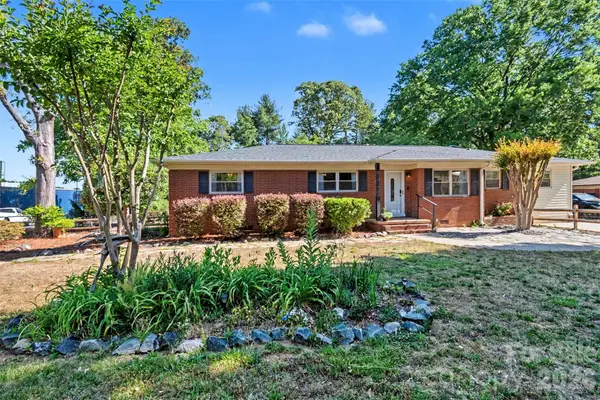 738 Edgemoor Drive, Mooresville, NC 28115