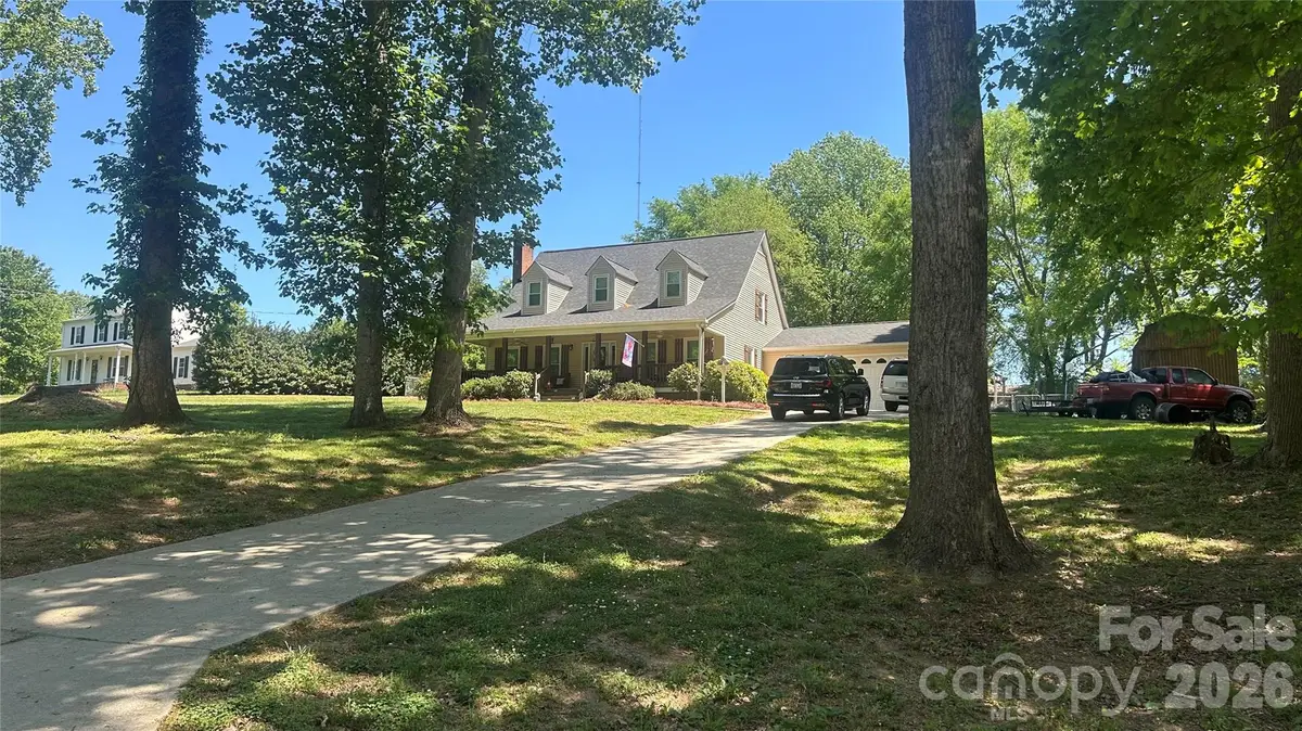 2402 Elmwood Circle, Dallas, NC 28034 - #1