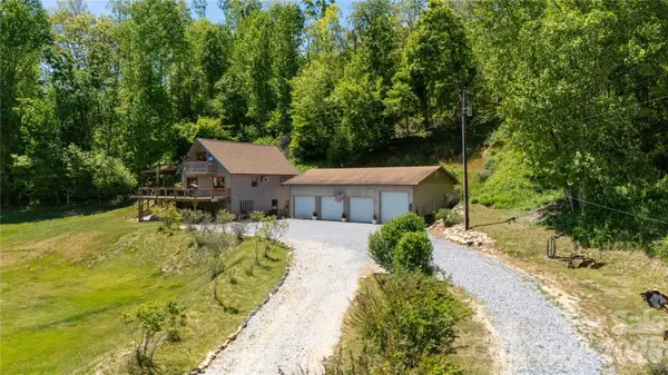 93 Franklin Crest Road, Spruce Pine, NC 28777