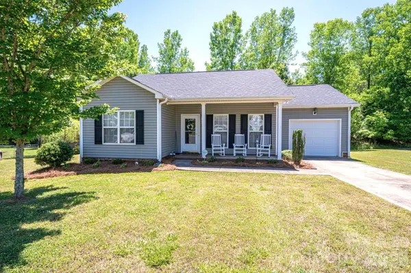 7212 Pinfeather Circle, Cramerton, NC 28032