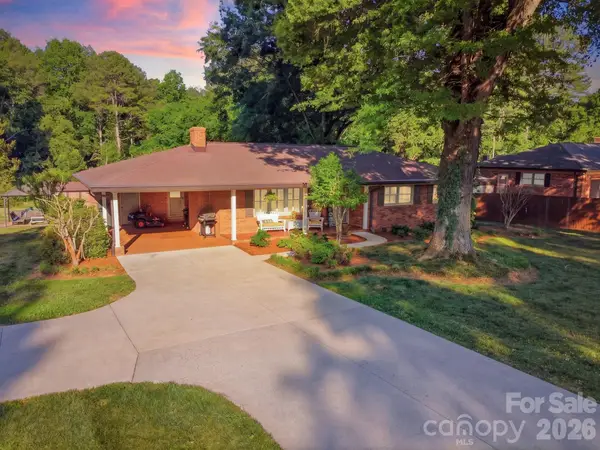 1556 Nottingham Drive, Newton, NC 28658
