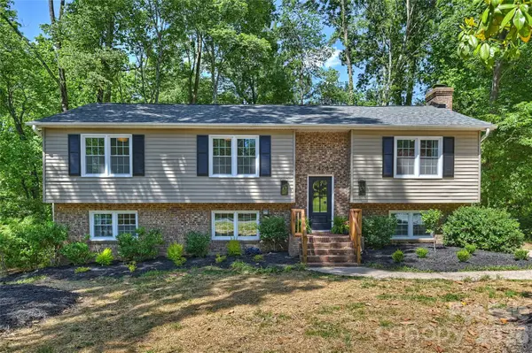 7420 Castlebar Road, Charlotte, NC 28270