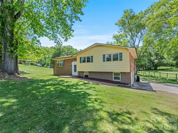 182 Fairway Hills Drive, Waynesville, NC 28786
