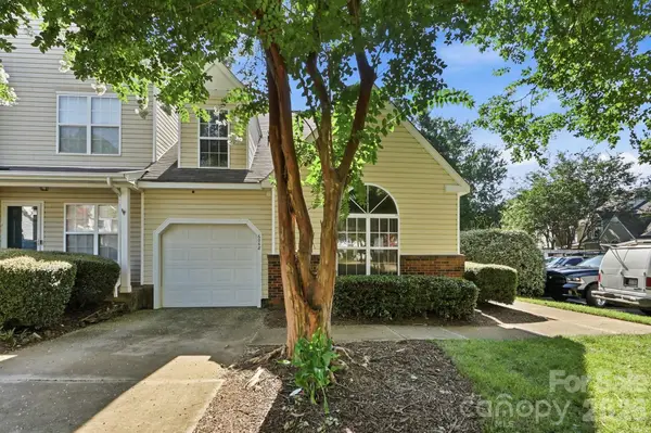 6068 Bobcat Place, Charlotte, NC 28269