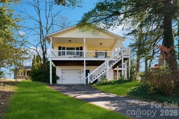 121 Oak Terrace, Arden, NC 28704