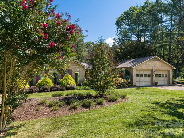 40 Applecross Road, Weaverville, NC 28787