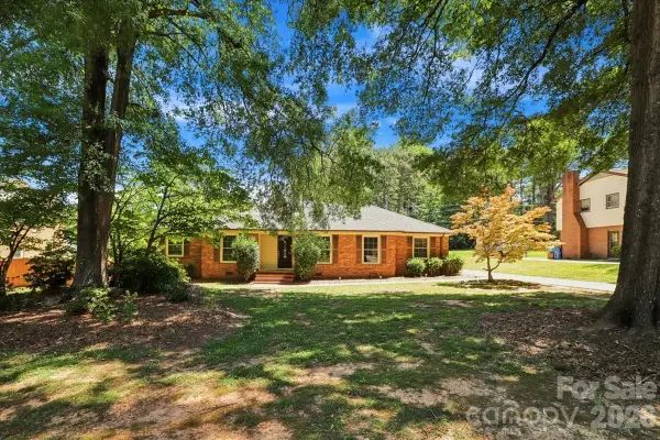 13507 Four Oaks Lane, Matthews, NC 28105