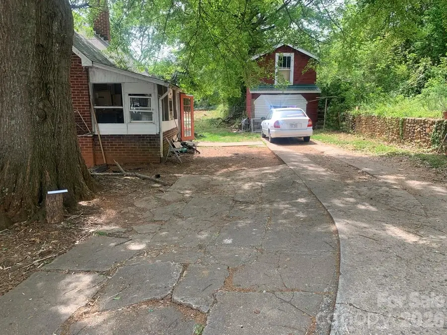 615 E Meeting Street, Morganton, NC 28655 - #2