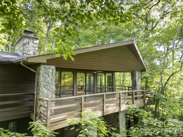 1126 Scenic Circle, Waynesville, NC 28786