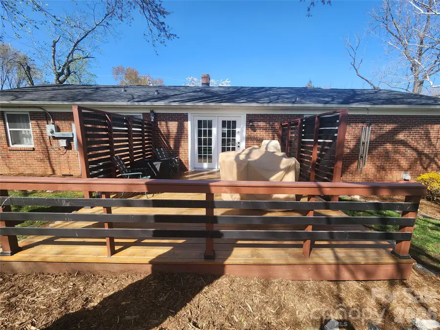 492 14th Avenue Drive Ne, Hickory, NC 28601 - #3