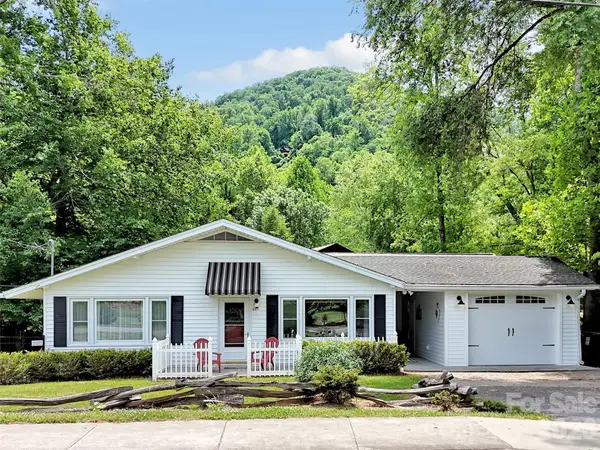 221 Moody Farm Road, Maggie Valley, NC 28751