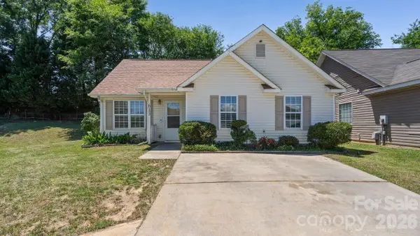 613 Hoskins Ridge Lane, Charlotte, NC 28216