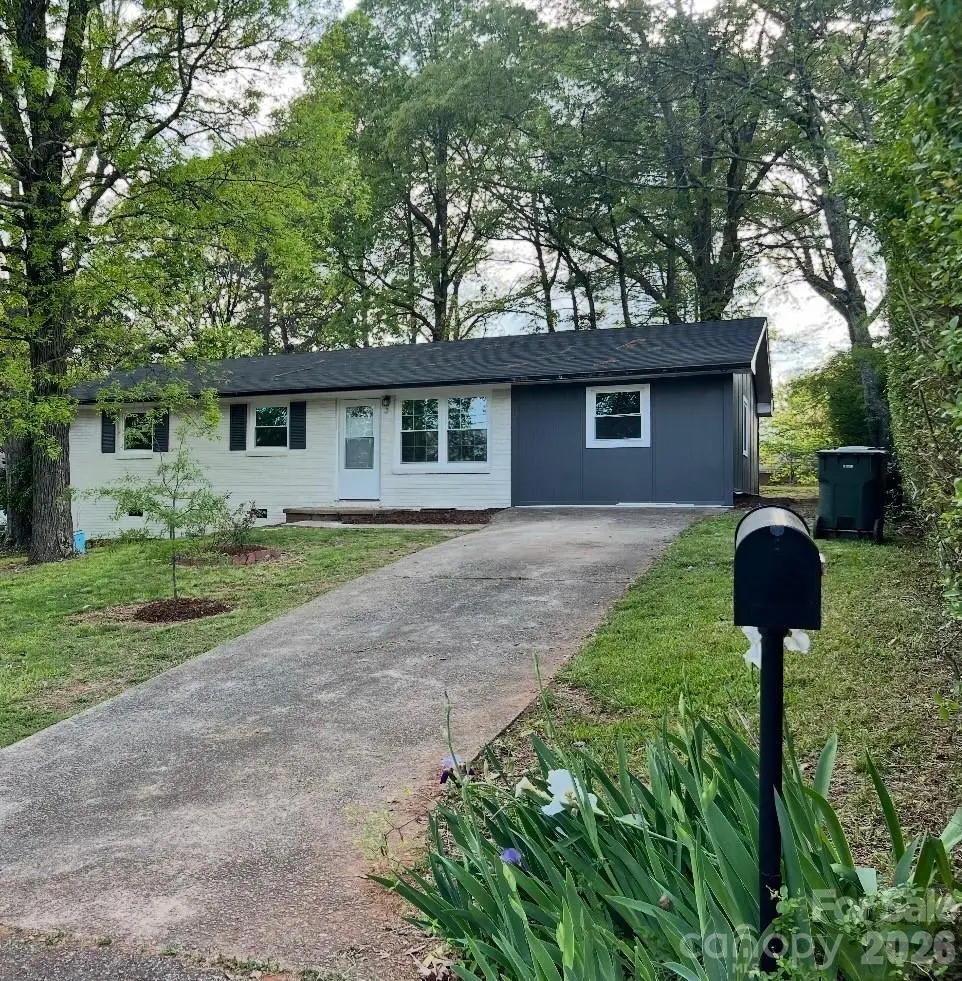 1450 3rd Street, Hickory, NC 28602 - #1