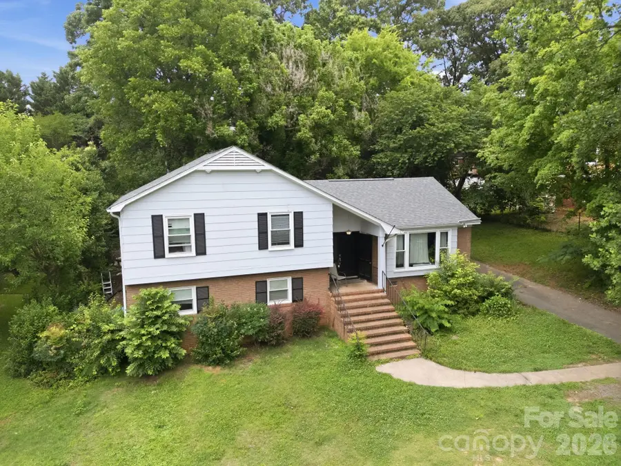 9201 Sandburg Avenue, Charlotte, NC 28213 - #2