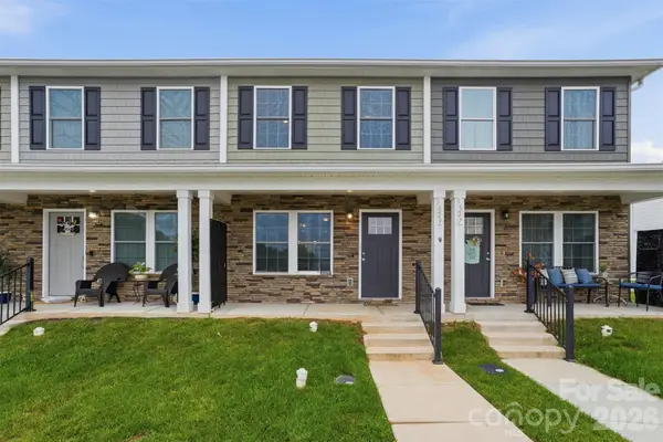 1629 Oak Leaf Drive, Hickory, NC 28601