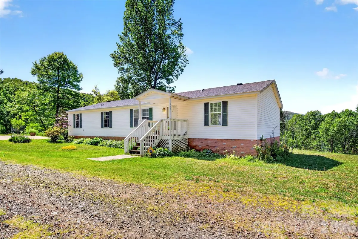 298 Wolf Crossing, Bakersville, NC 28705 - #1