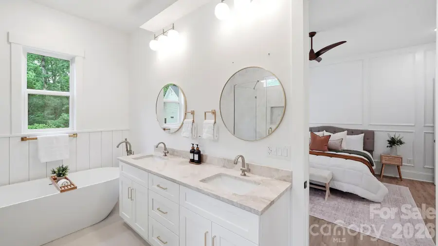 825 Breezewood Drive, Charlotte, NC 28262 - #2