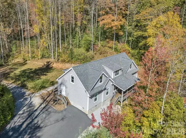 311 Charming Lane, Hendersonville, NC 28792
