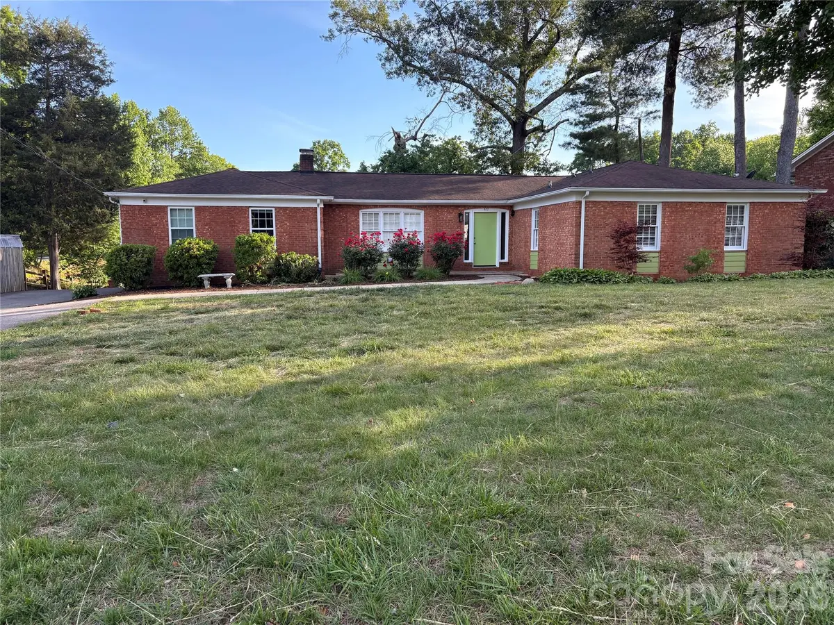 622 S Carolina Avenue, Statesville, NC 28677 - #1