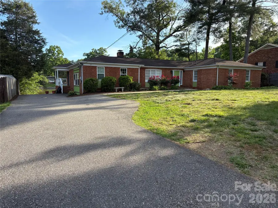622 S Carolina Avenue, Statesville, NC 28677 - #2